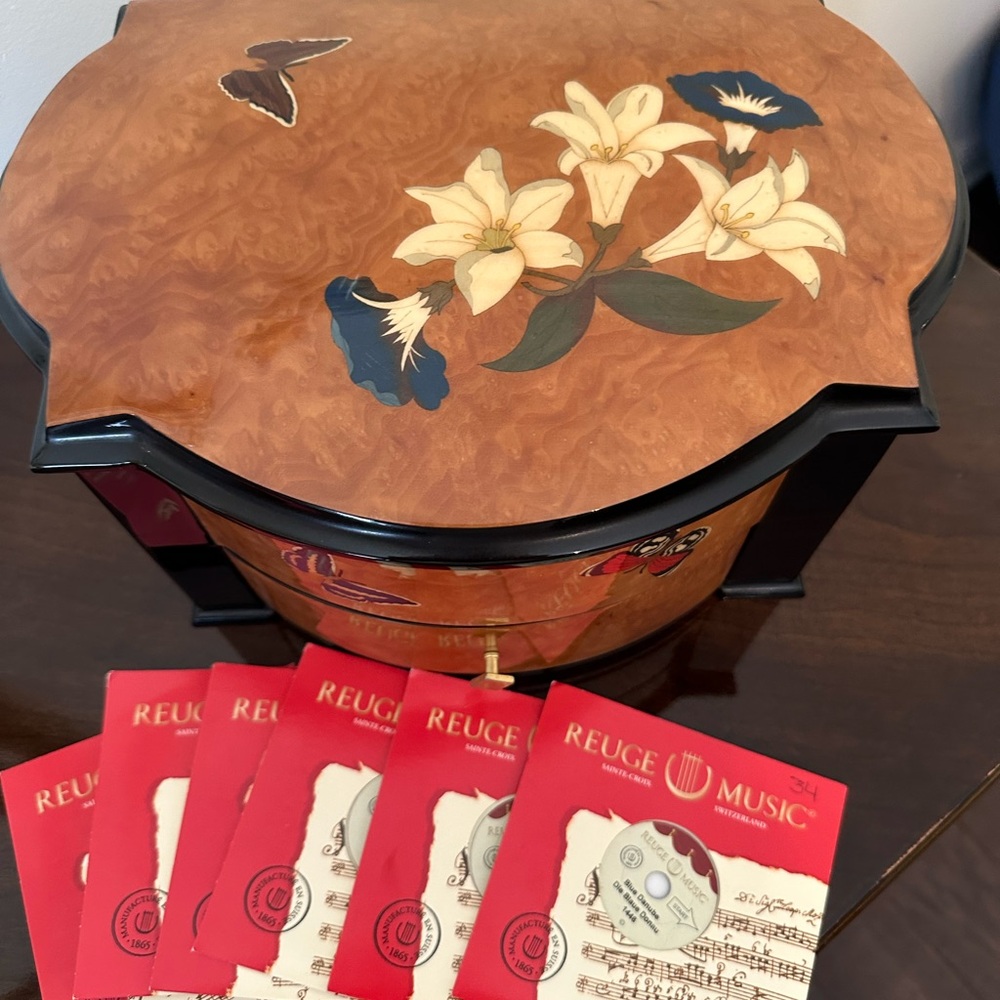 Reuge Music Disc Player with floral inlays